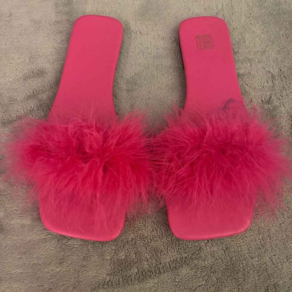 😇Hot Pink Faux Feather Slide Sandals, Size 40/8